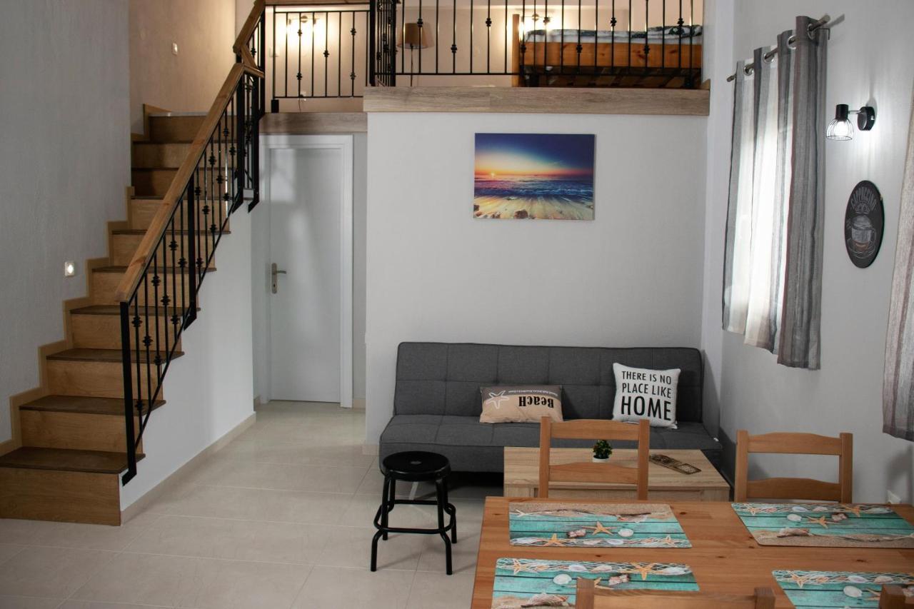 Filippou Luxury Apartments ฟิออยิตา ภายนอก รูปภาพ