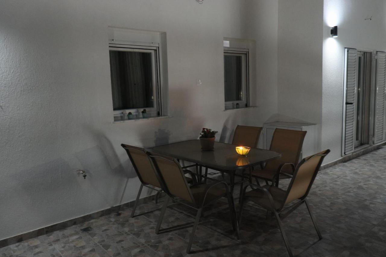 Filippou Luxury Apartments ฟิออยิตา ภายนอก รูปภาพ