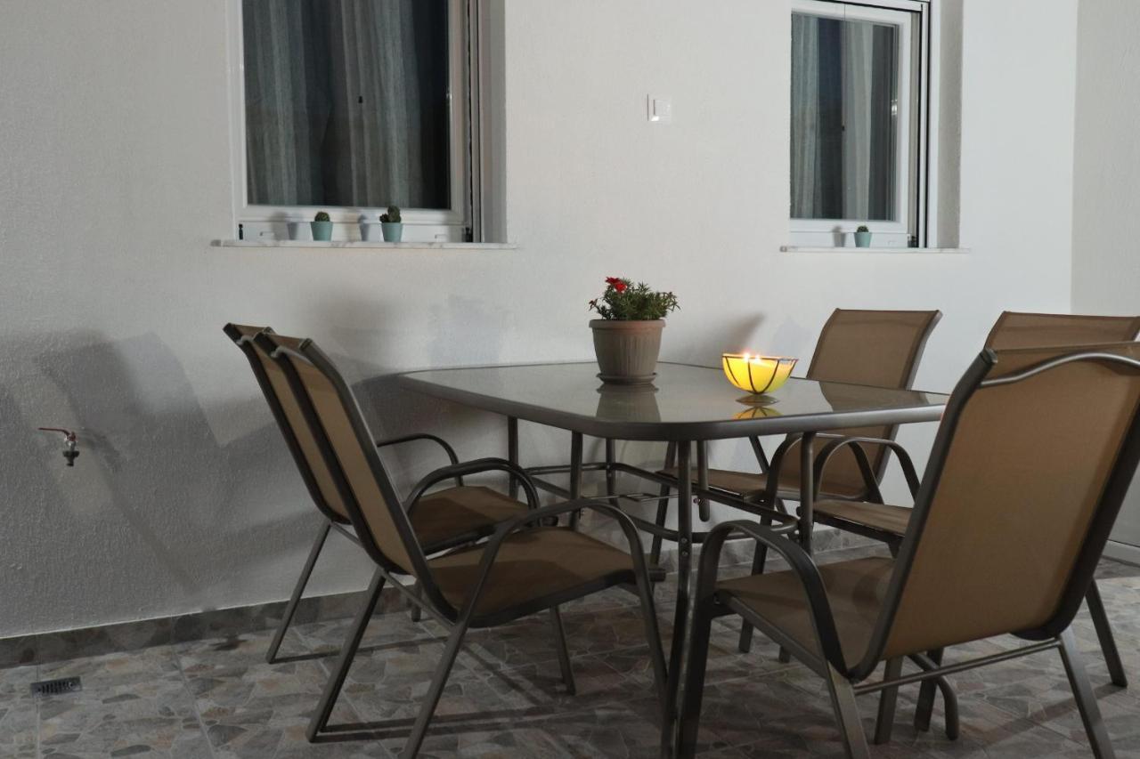 Filippou Luxury Apartments ฟิออยิตา ภายนอก รูปภาพ